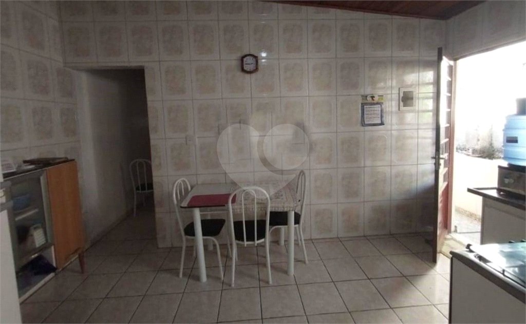 Casa e Salão Comercial a venda em Louveira - SP