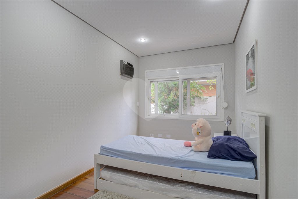 Sobrado à venda com 4 quartos, sendo 2 suítes, em Chácara Monte Alegre, São Paulo, SP