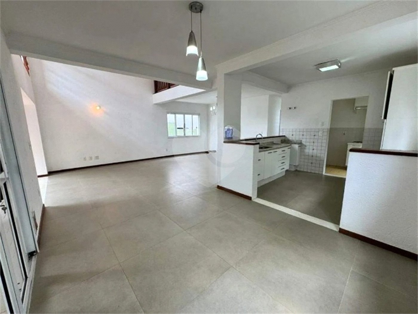 Casa à venda com 3 quartos, sendo 1 suíte,  no condomínio Residencial Recanto dos Paturis, Vinhedo - SP