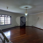 Sobrado à venda ou para alugar com 4 quartos, sendo 1 suíte,  em Barro Branco (zona Norte), São Paulo, SP