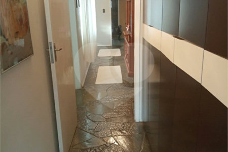 Casa à venda com 3 quartos, sendo 2 suítes, em Vila Flávio, Mogi das Cruzes, SP
