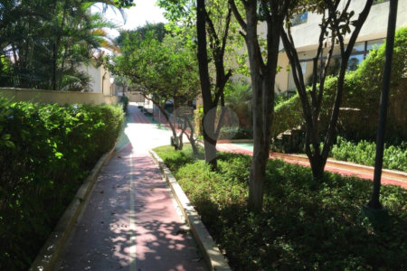 Apartamento à venda com 4 quartos, sendo 3 suítes, em Bosque da Saúde, São Paulo, SP