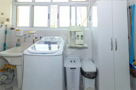 Apartamento à venda com 3 quartos, sendo 1 suíte, em Jardim Marajoara, São Paulo, SP
