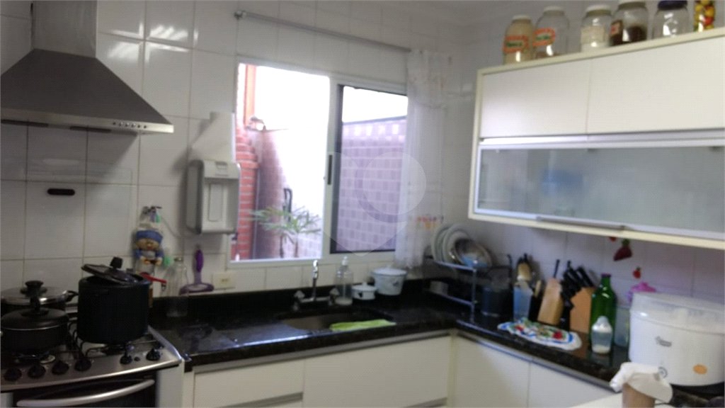 Casa à venda com 3 quartos, sendo 1 suíte, no condomínio Residencial Água Fria, São Paulo - SP