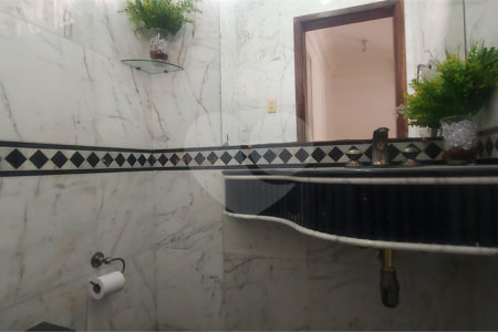 Casa à venda ou para alugar com 5 suítes em Granja Julieta, São Paulo, SP