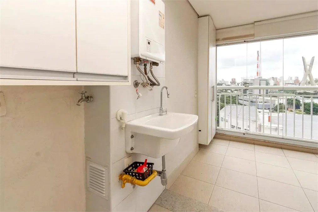 Apartamento à venda com 2 suítes em Vila Cordeiro, São Paulo, SP