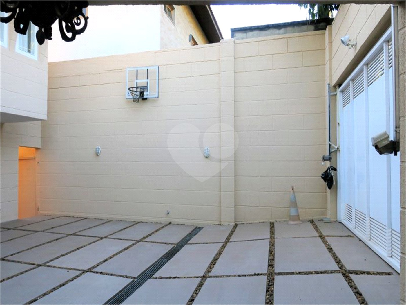 Casa em condomínio à venda com 4 quartos, sendo 3 suítes, em Jardim Vitória Régia, São Paulo, SP