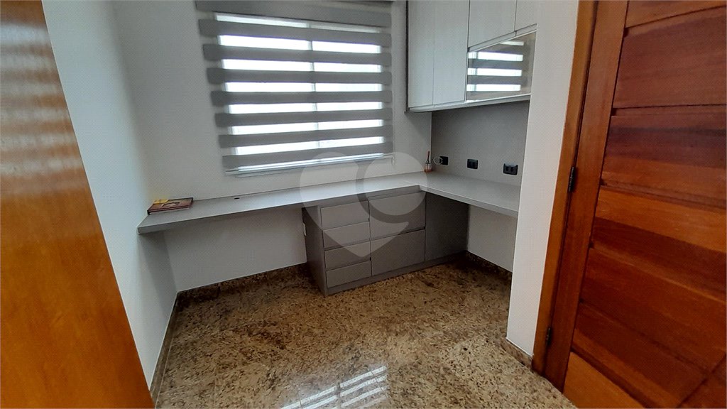 Casa à venda com 3 quartos, sendo 1 suíte, no condomínio Residencial Jardins, São Bernardo do Campo - SP