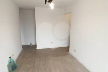 Casa à venda com 3 quartos, sendo 1 suíte,  em Vila Olímpia, São Paulo, SP