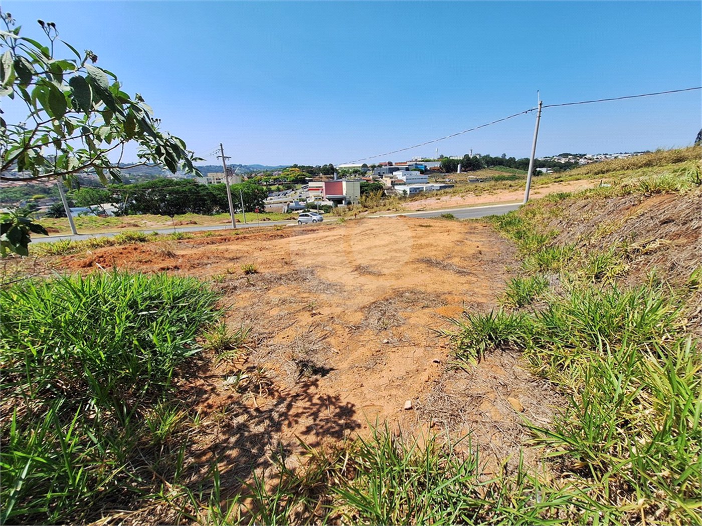 Terreno à venda no condomínio Comercial Independência, Vinhedo - SP