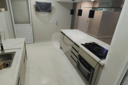 Apartamento à venda com 3 quartos, sendo 2 suítes,  em Jardim Arpoador, São Paulo, SP