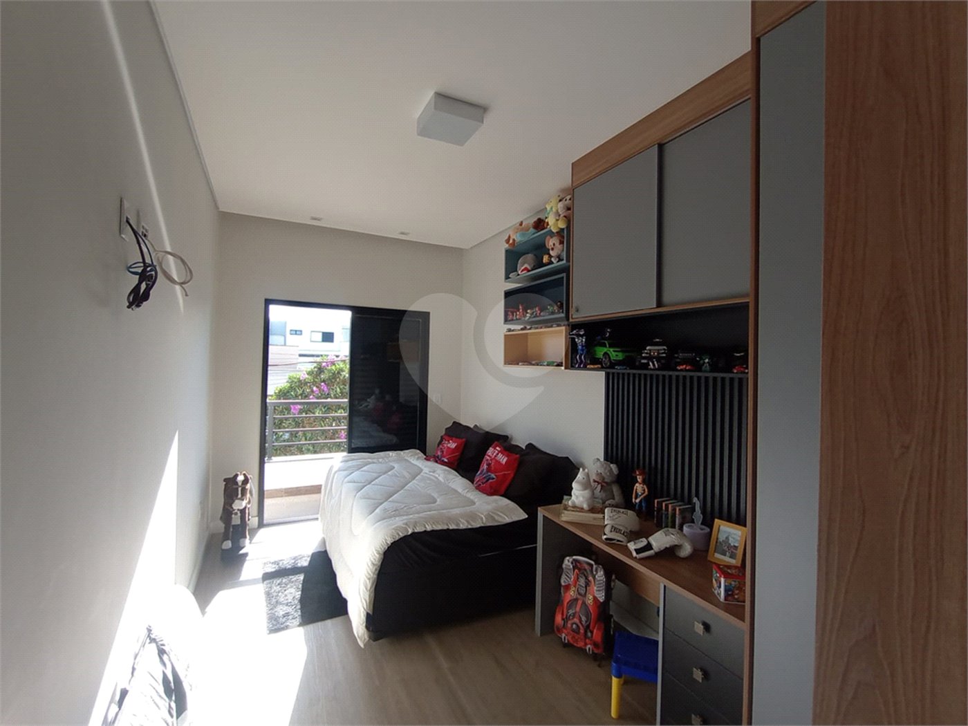 Casa à venda com 3 quartos, sendo 1 suíte, no condomínio Lago dos Ipês, Itapetininga - SP