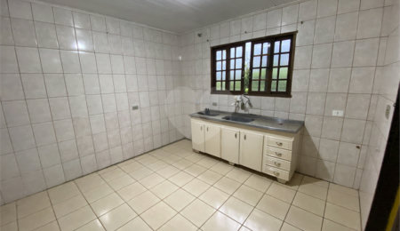 Chácara à venda com 3 quartos em Parque das Varinhas, Mogi das Cruzes, SP