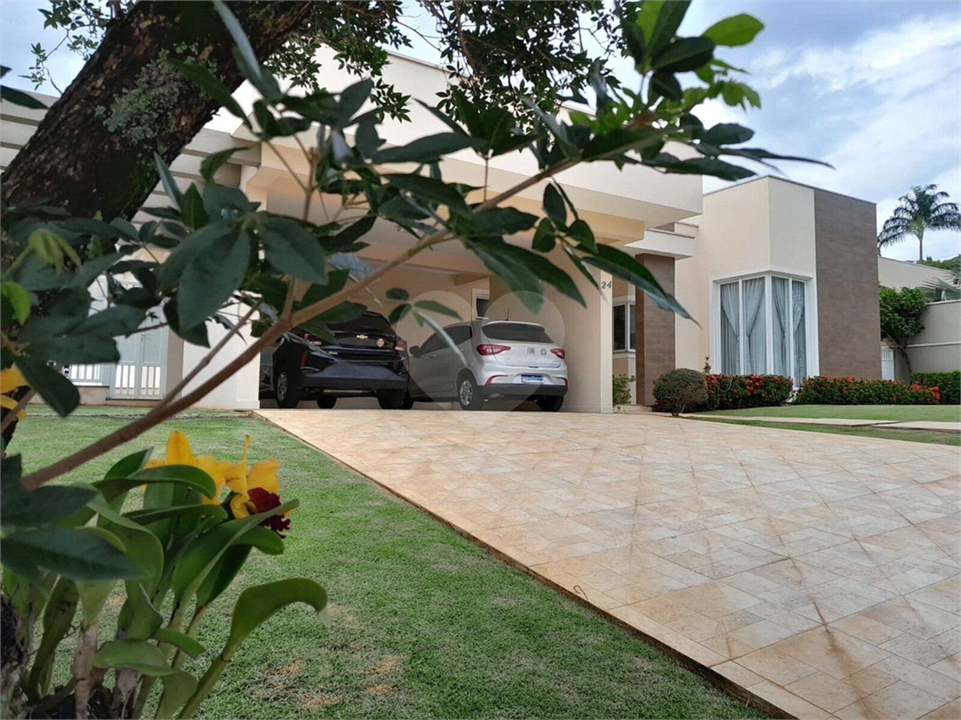 Casa à venda com 5 suítes no condomínio Ipe Velho, Vinhedo - SP