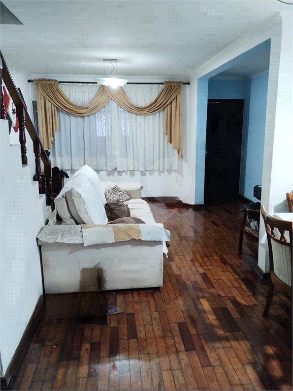 Sobrado à venda com 3 suítes em Vila Marari, São Paulo, SP
