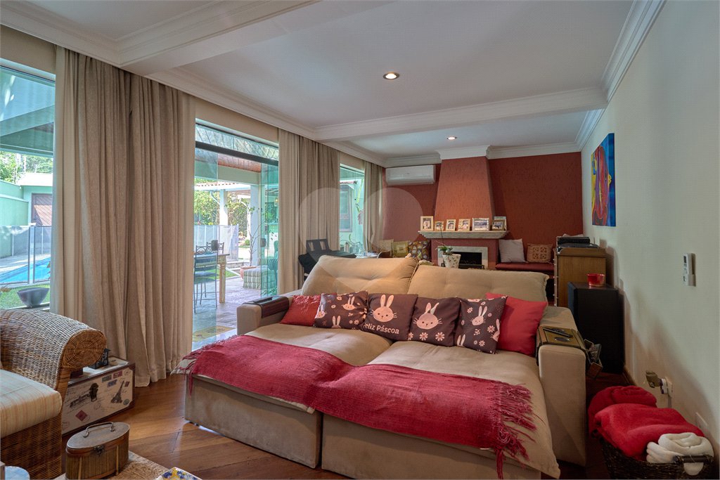 Casa Térrea à venda com 3 suítes em Granja Julieta, São Paulo, SP