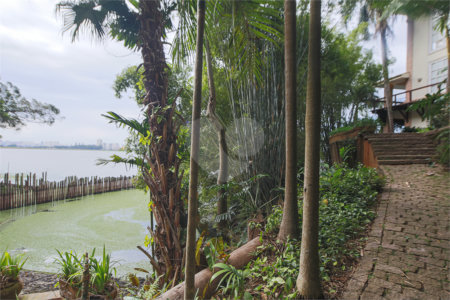 Casa à venda com 4 suítes em Guarapiranga, São Paulo, SP