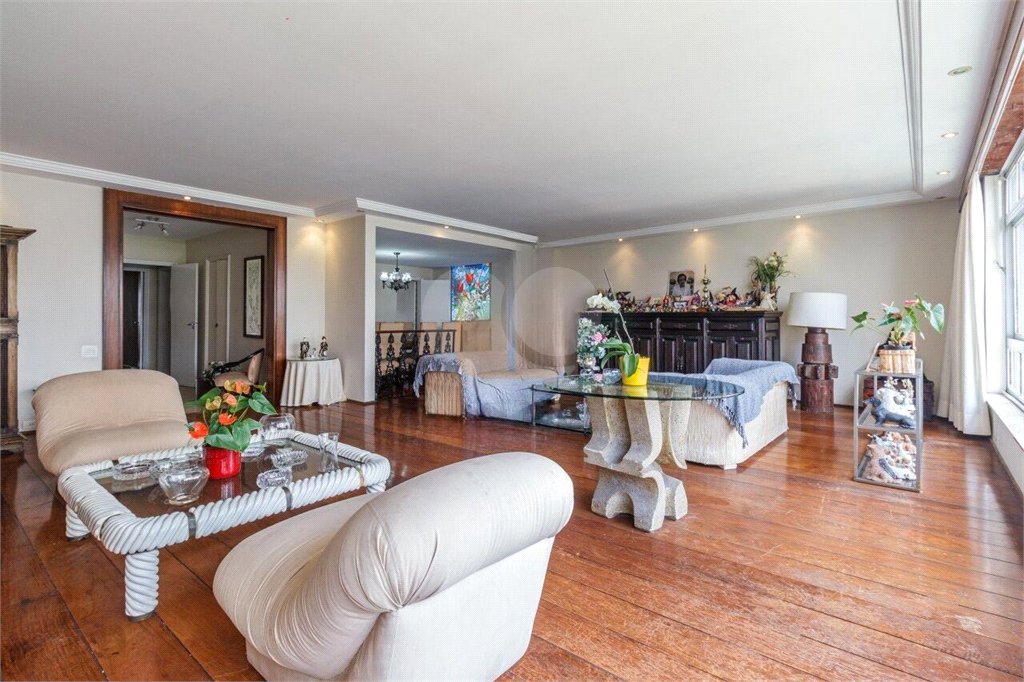 Apartamento à venda com 3 quartos, sendo 1 suíte,  em Santa Cecília, São Paulo, SP
