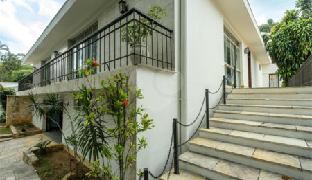 Casa Térrea à venda ou para alugar com 4 suítes em Jardim Marajoara, São Paulo, SP