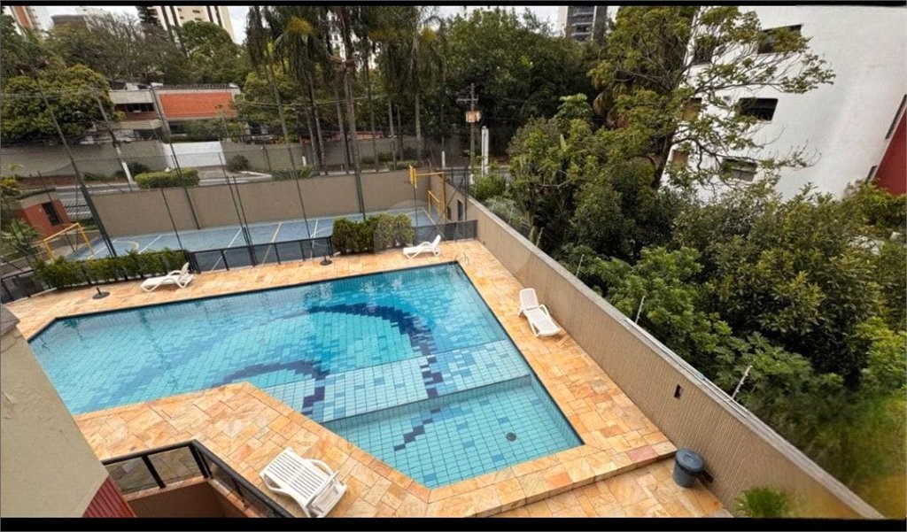 Apartamento à venda ou para alugar com 3 quartos, sendo 1 suíte, em Vila Andrade, São Paulo, SP