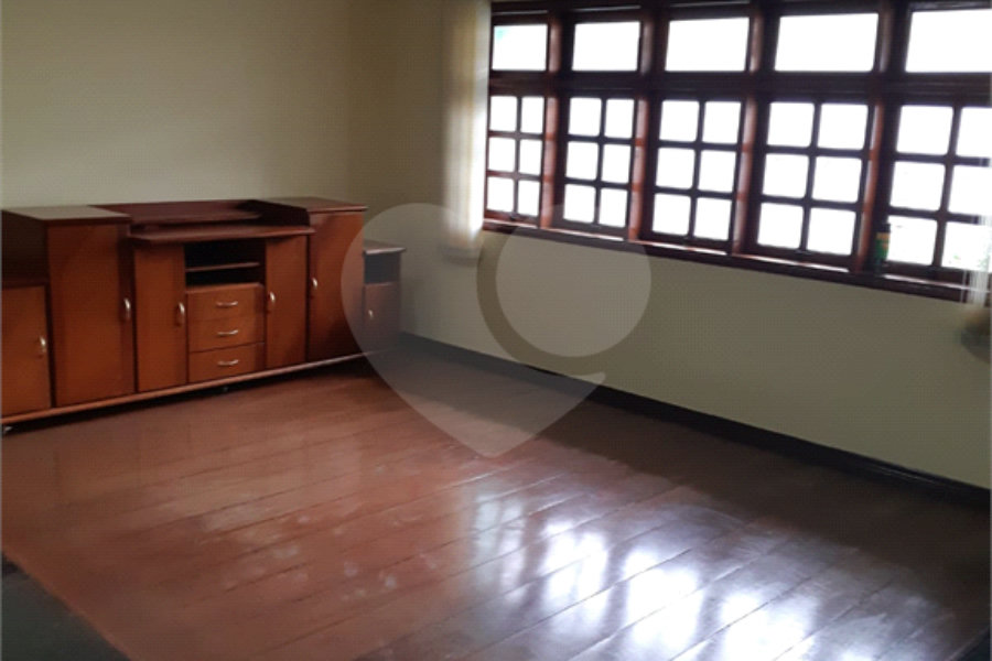 Sobrado à venda com 3 quartos, sendo 1 suíte, em Vila Tibagi, Guarulhos, SP