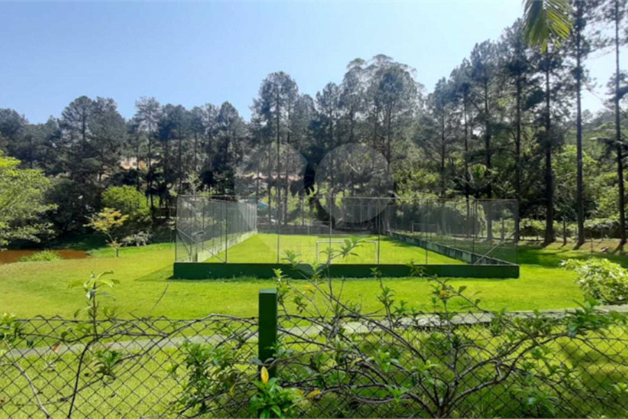 Sobrado à venda com 4 quartos, sendo 2 suítes, em Serra da Cantareira, Mairiporã, SP