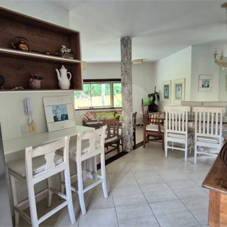 Casa à venda com 5 quartos, sendo 4 suítes,  em Geribá, Armação dos Búzios, RJ