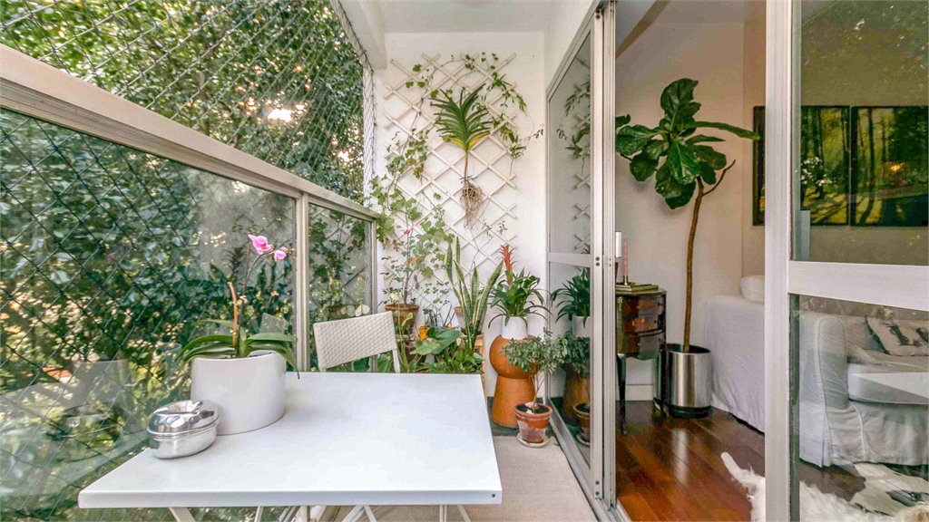 Apartamento à venda com 3 quartos, sendo 2 suítes,  em Pinheiros, São Paulo, SP