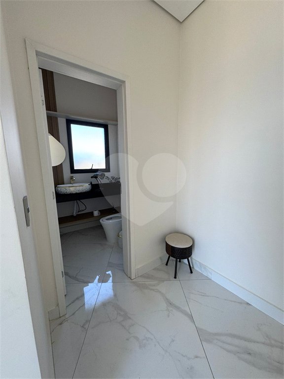 Casa à venda com 3 suítes no condomínio Reserva Central Parque, Salto - SP