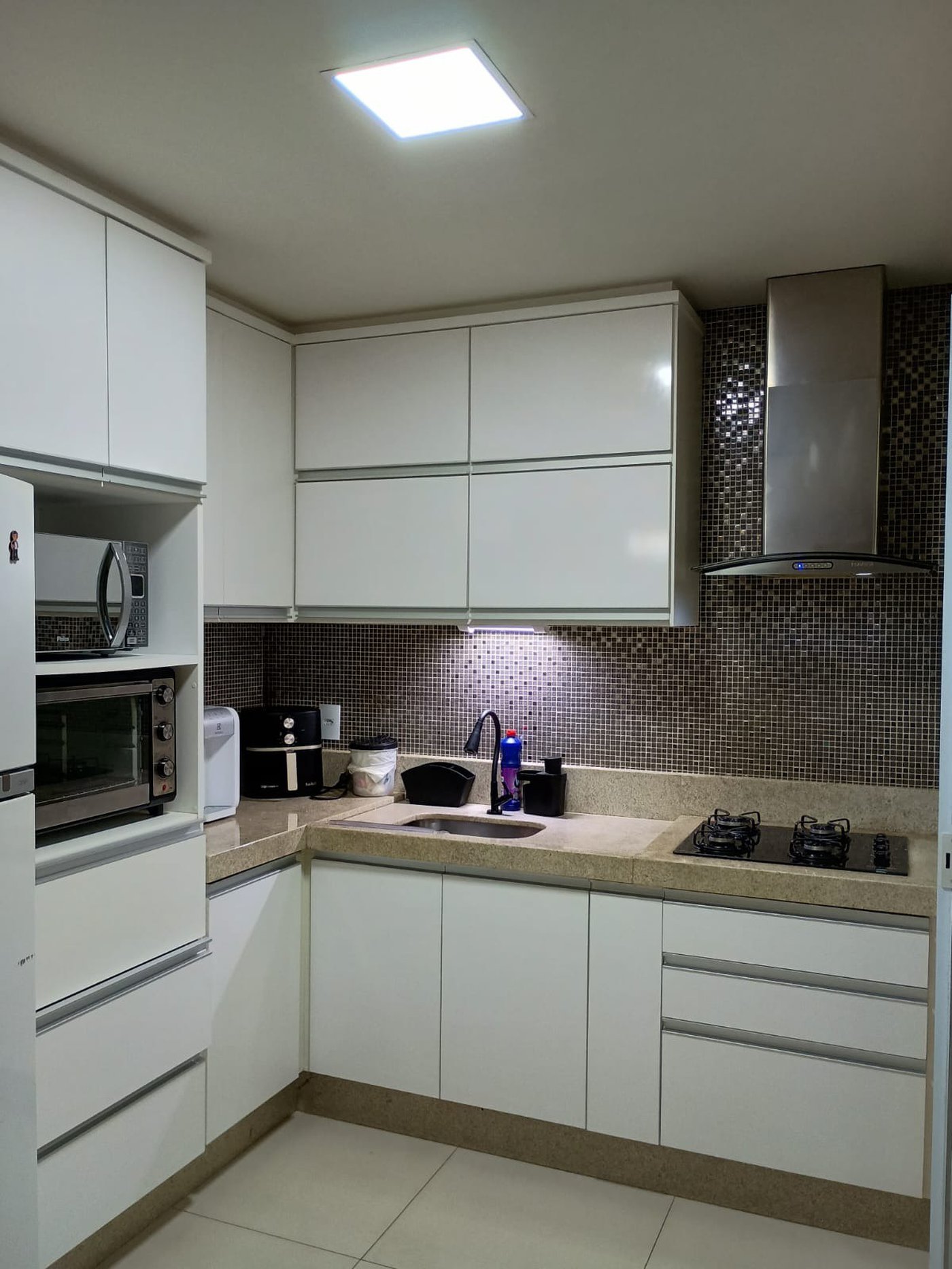 Casa à venda com 3 quartos, sendo 1 suíte,  no condomínio Vila flora, Hortolândia - SP