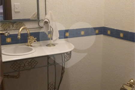 Casa à venda com 5 quartos, sendo 2 suítes, no condomínio Vinhas da Vista Alegre - Lado Sede, Vinhedo - SP