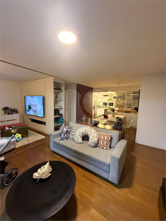 Apartamento à venda com 3 quartos, sendo 2 suítes,  em Vila Andrade, São Paulo, SP