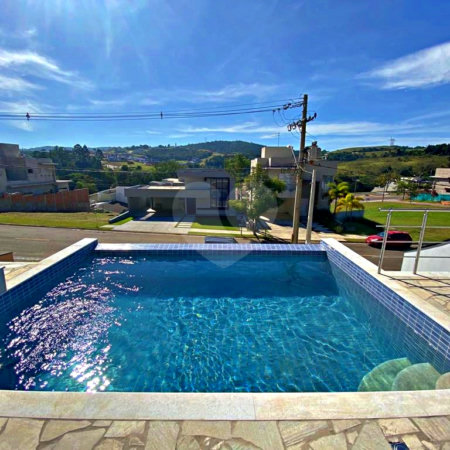 Casa à venda com 3 suítes no condomínio Santa Isabel I, Louveira - SP