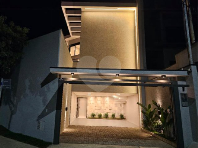 Casa à venda com 4 suítes no condomínio Villas do Jaguari, Santana de Parnaíba - SP
