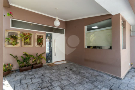Casa à venda com 3 quartos, sendo 1 suíte, em Alto da Boa Vista, São Paulo, SP