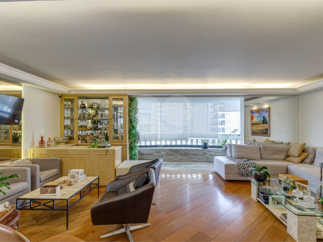 Apartamento à venda com 4 quartos, sendo 2 suítes,  em Campo Belo, São Paulo, SP