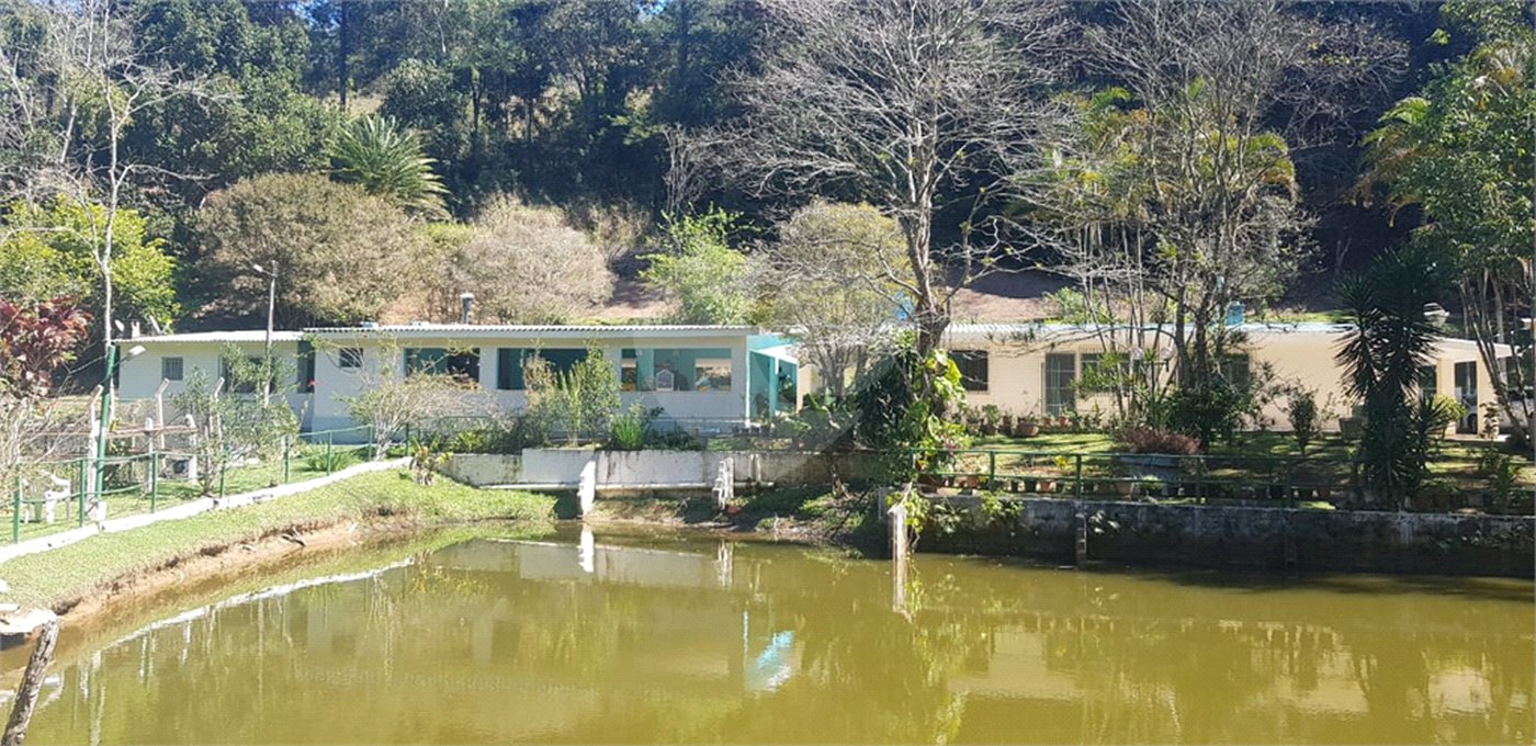 Casa à venda com 5 quartos, sendo 1 suíte,  em Taboão, Mogi das Cruzes, SP