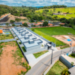 Casa térrea à venda com 3 quartos, sendo 1 suíte, no condomínio Flores da Usina, Atibaia - SP