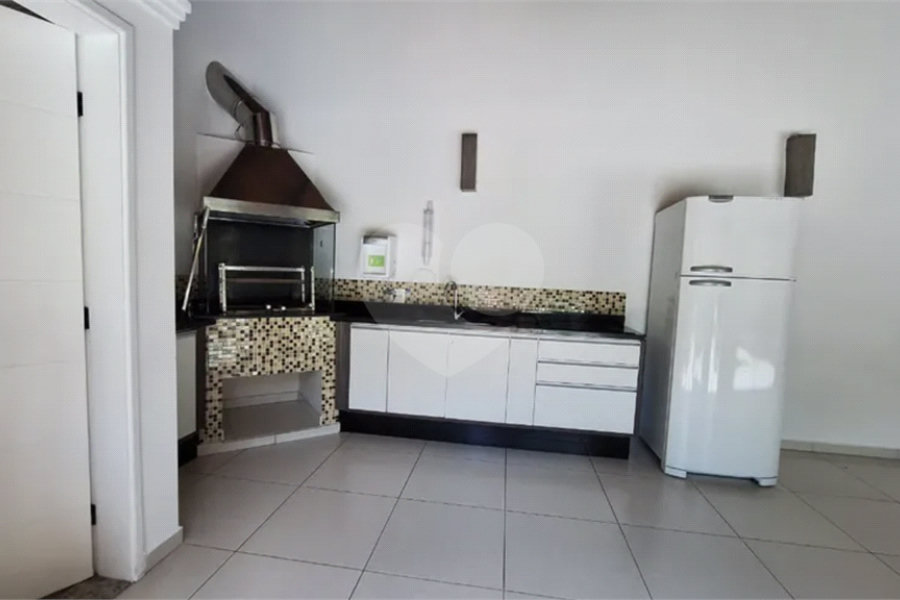 Casa à venda com 5 quartos, sendo 2 suítes,  no condomínio Floradas da Serra, São Paulo - SP