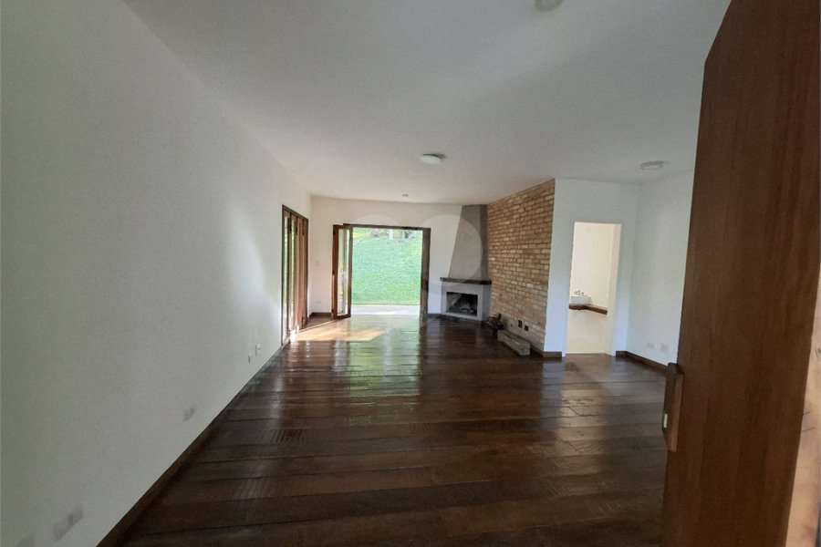 Casa Térrea à venda com 2 suítes em Serra da Cantareira, Mairiporã, SP
