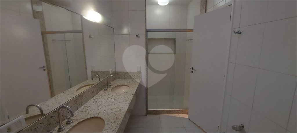 Apartamento à venda com 4 quartos, sendo 1 suíte,  em Laranjeiras, Rio de Janeiro, RJ