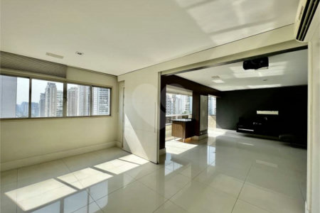 Apartamento à venda com 4 quartos, sendo 3 suítes,  em Campo Belo, São Paulo, SP