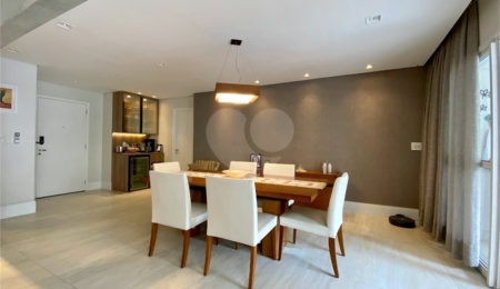 Apartamento à venda com 3 suítes em Vila Suzana, São Paulo, SP