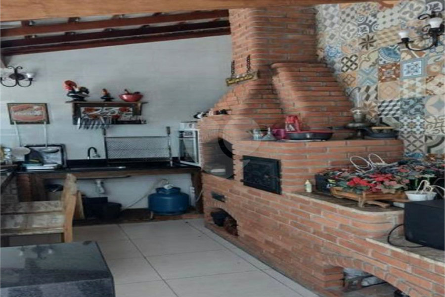 Sobrado à venda com 5 quartos, sendo 3 suítes, em Tremembé, São Paulo, SP