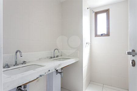 Apartamento à venda com 3 suítes em Sumarezinho, São Paulo, SP