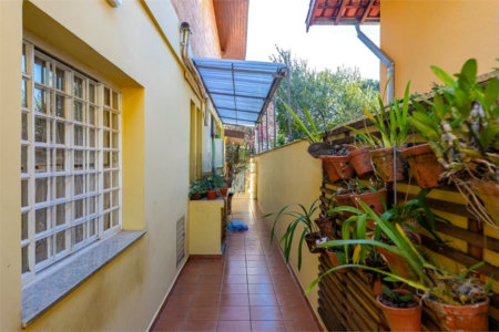 Sobrado à venda com 4 quartos, sendo 2 suítes, em Vila Madalena, São Paulo, SP