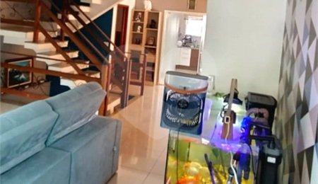 Casa à venda com 4 quartos, sendo 1 suíte, em Santana, São Paulo, SP