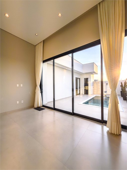 Casa à venda com 3 suítes no condomínio Residencial Dona Maria Candida, Indaiatuba - SP