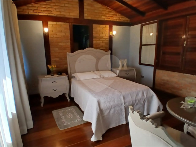 Casa à venda com 4 suítes no condomínio Sausalito, Mairiporã - SP