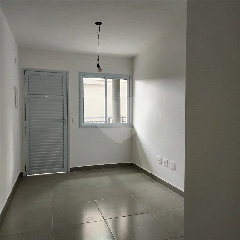 Casa à venda com 2 quartos, sendo 1 suíte, no condomínio Residencial Sanches, São Paulo - SP